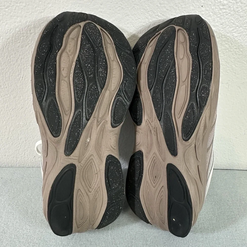 New Balance Fresh Foam X 1080v14 Womens Size 7 Running Shoes Sneakers